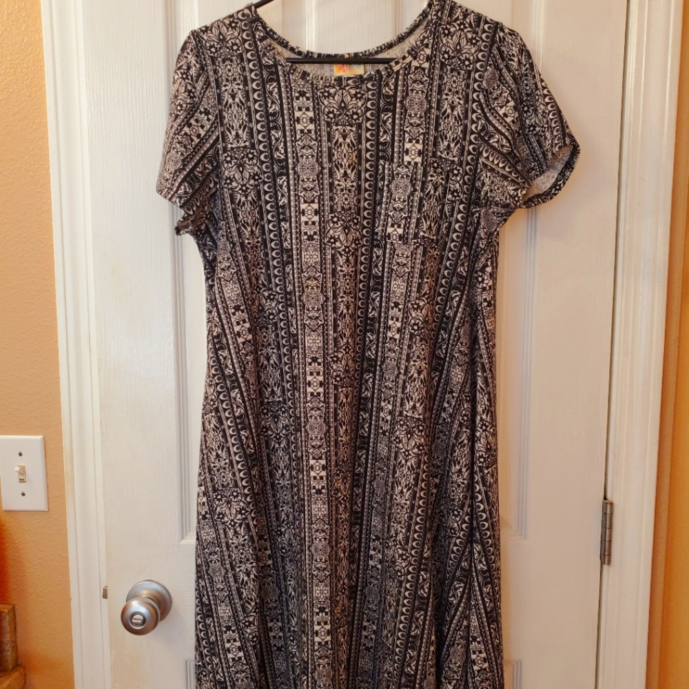Black & White Knit Aztec Carly